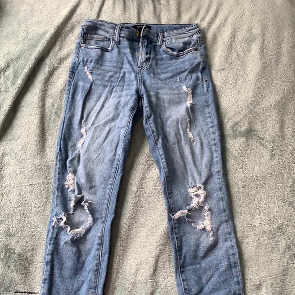 Forever 21 ripped skinny jeans